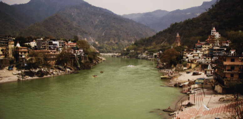3 Camp-life by the Ganges