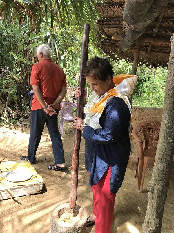 cinnamon pounding in sri Lanka
